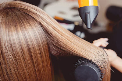 Le Hack du Sèche-Cheveux : Comment Se Sécher les Cheveux Sans les Abîmer