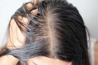 Dites adieu aux cheveux gras - Le meilleur shampooing végétalien pour cheveux gras